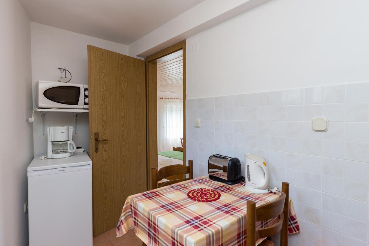Apartments Miskovic Donje Celo Kamer foto