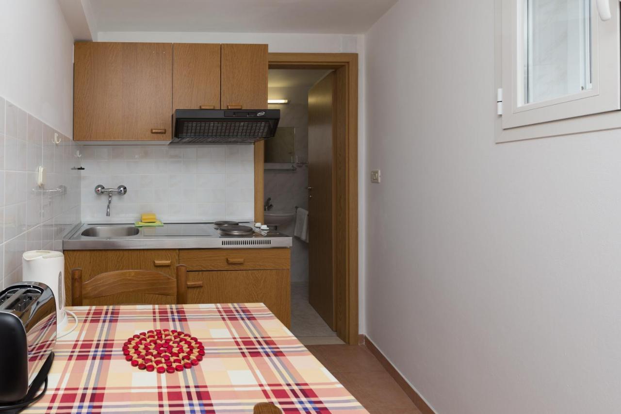 Apartments Miskovic Donje Celo Kamer foto